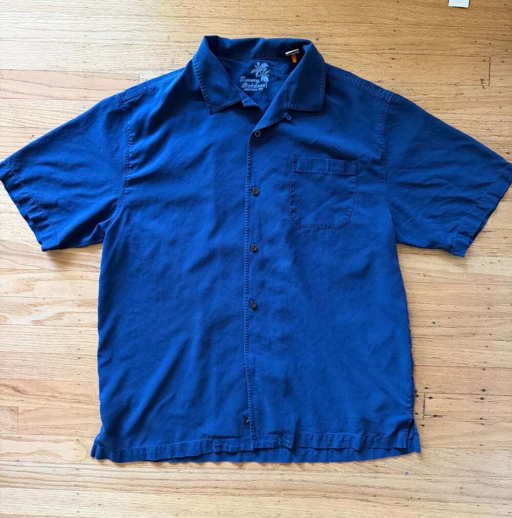 Tommy Bahama Original Fit 100% Silk Solid Blue Short Sleeve Camp Shirt